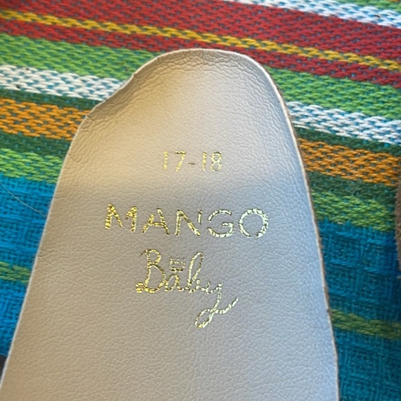 Mango baby Fringed leather boots

Rounded toe. Decorative fringing. - Picture 7 of 7